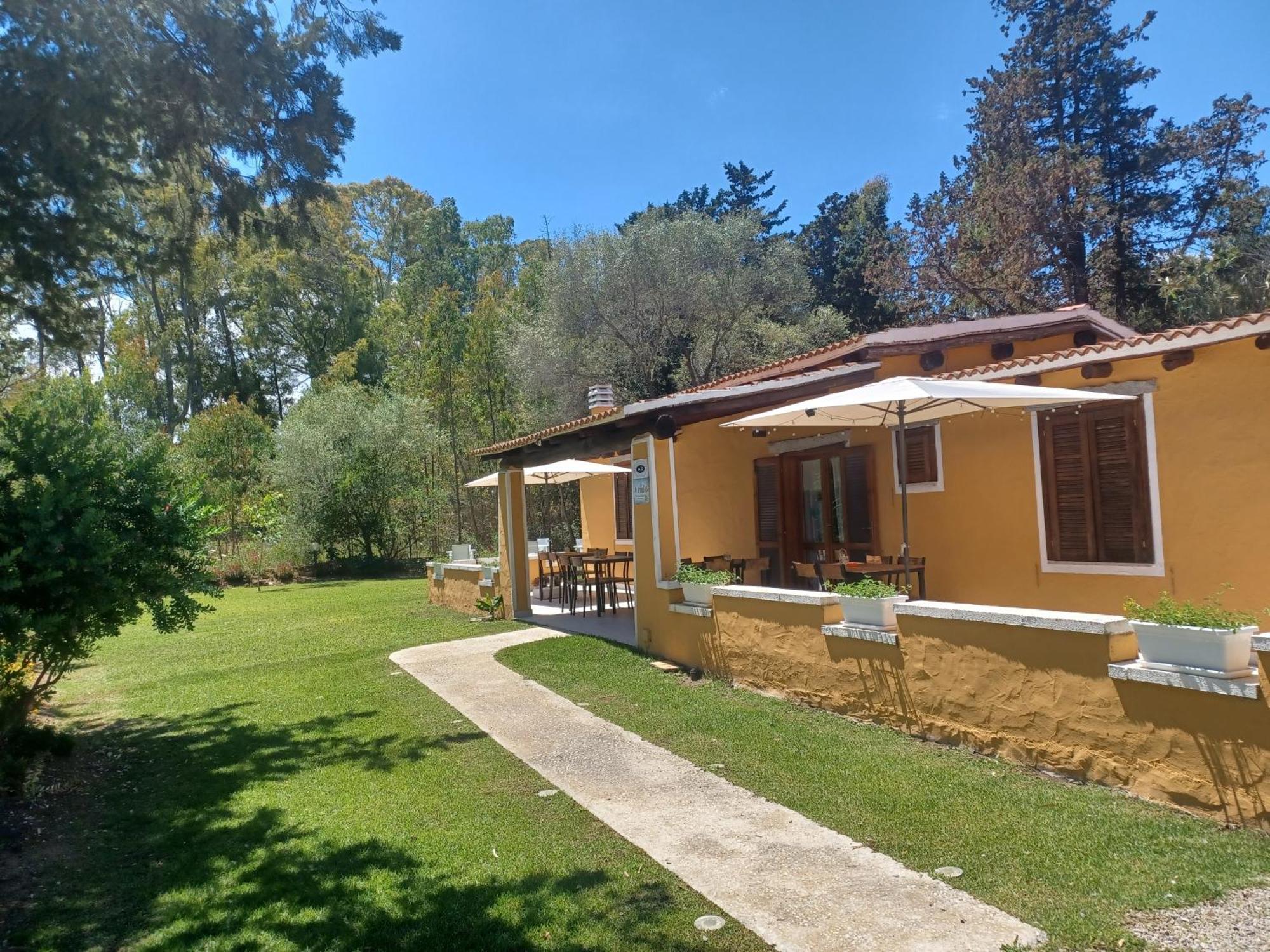 B&B Helios Il Tuo Relax In Sardegna San Teodoro  Exterior photo